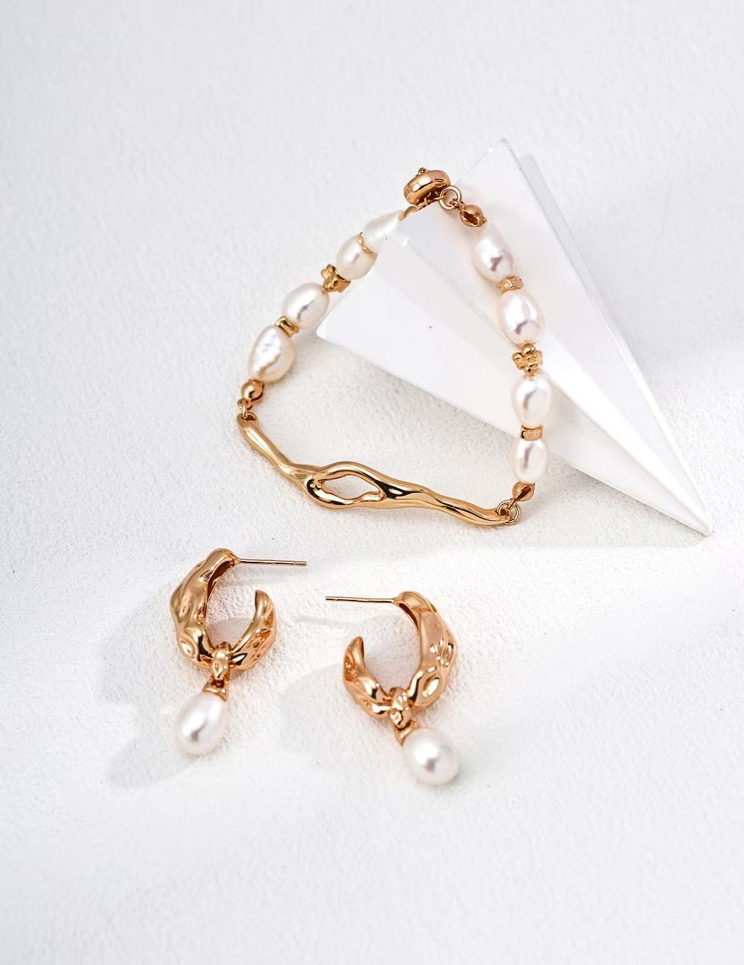 Golden Drift Bracelet