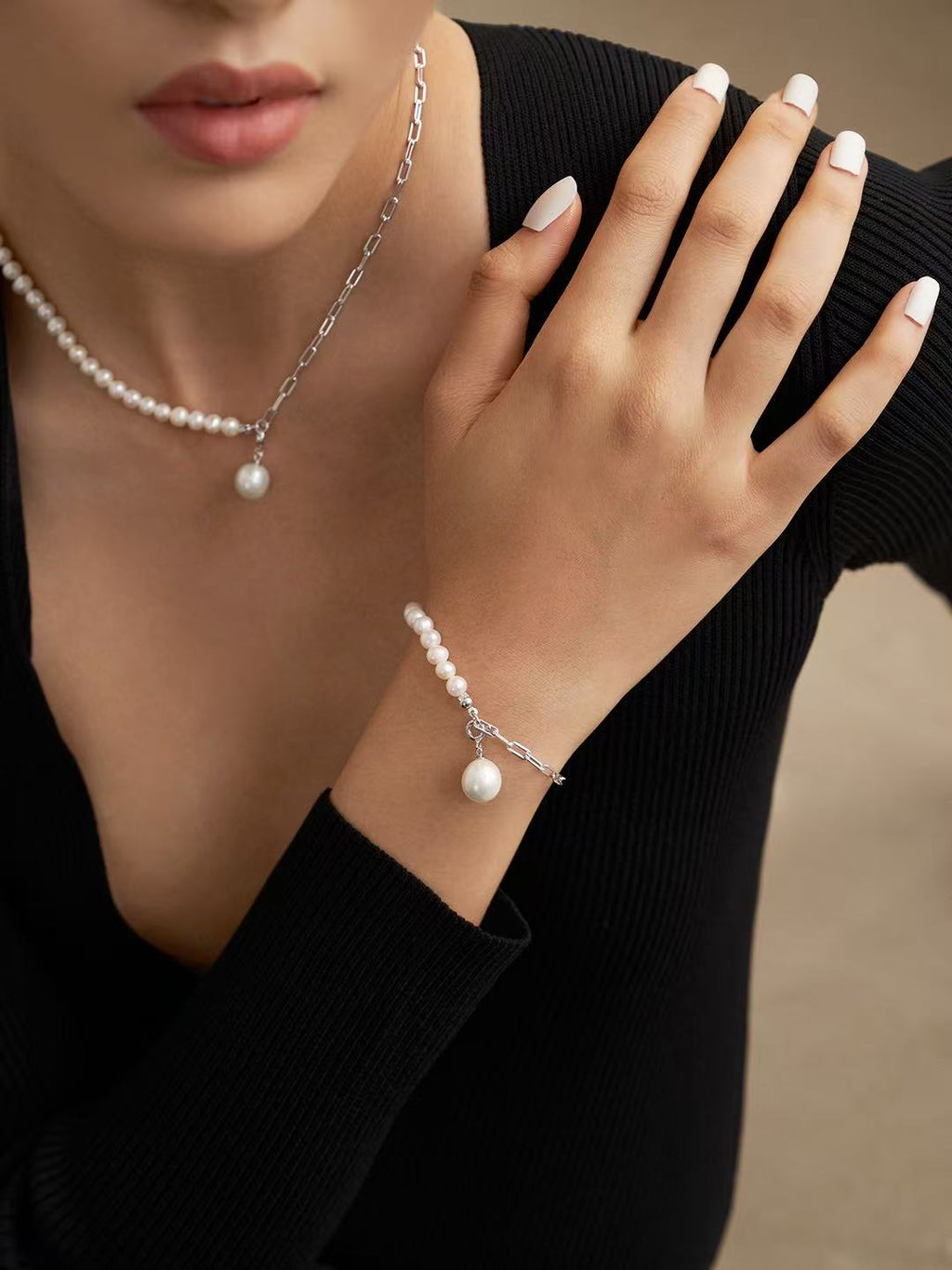 Luna Pearl Bracelet