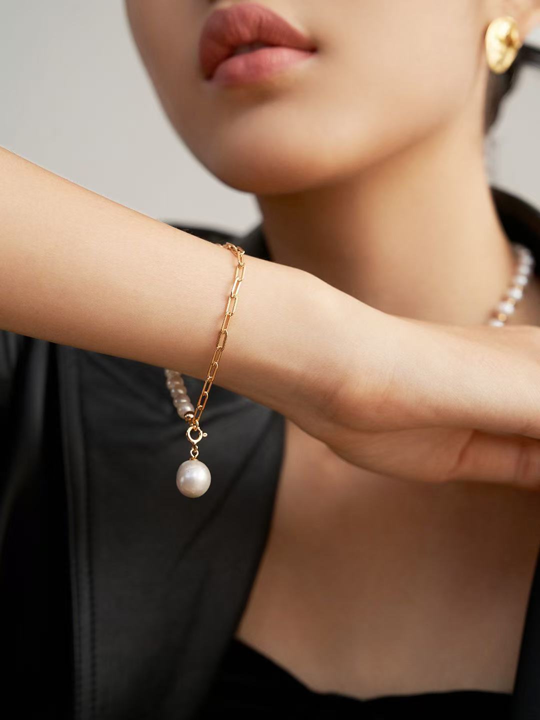 Luna Pearl Bracelet